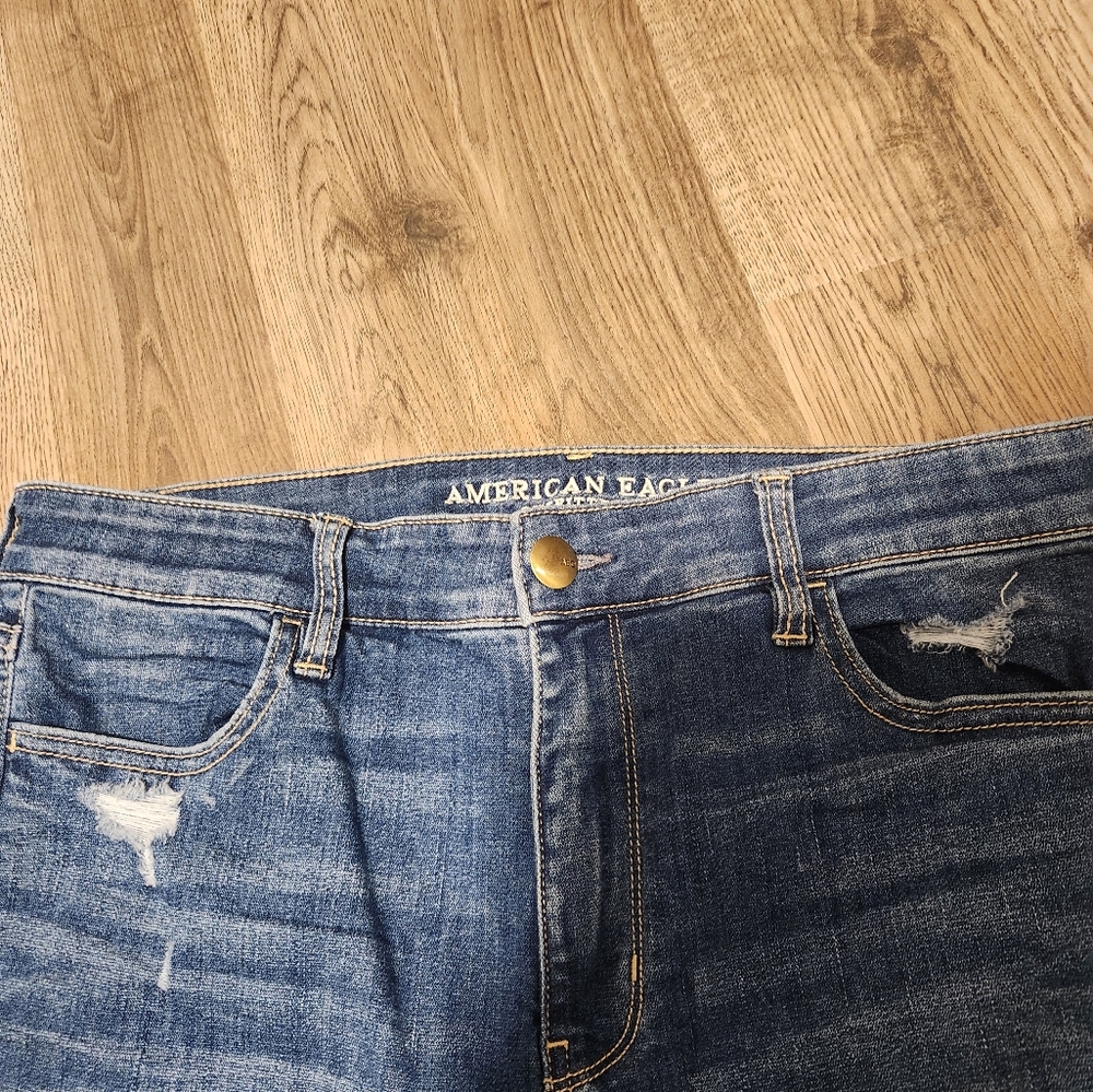 American Eagle Outfitters Blue Distressed Jeans - Picture 5 of 9